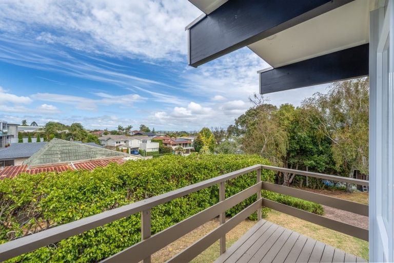 Photo of property in 22 Andrea Place, Sunnyhills, Auckland, 2010