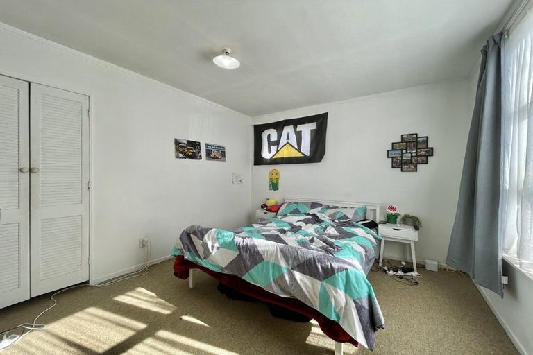 Photo of property in 17 East Street, Petone, Lower Hutt, 5012