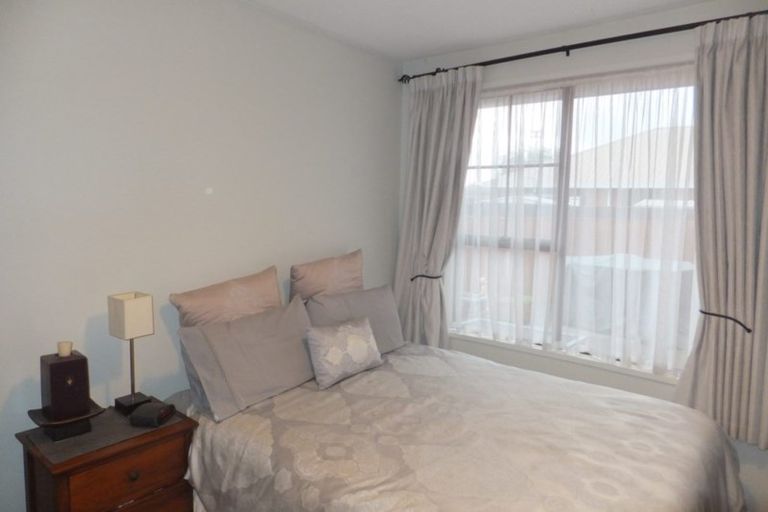 Photo of property in 6 Sunbeam Place, Halswell, Christchurch, 8025