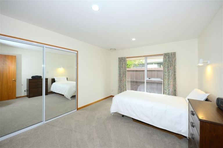 Photo of property in 3 Althorp Place, Avonhead, Christchurch, 8042