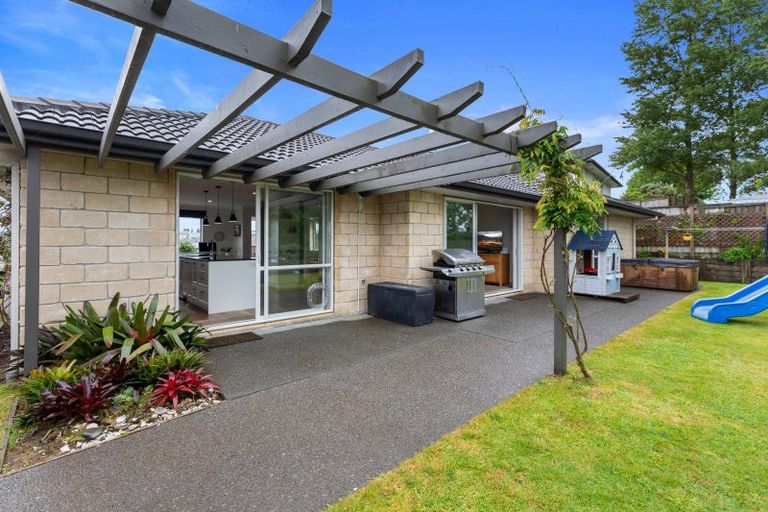 Photo of property in 10 Carex Close, Pyes Pa, Tauranga, 3112