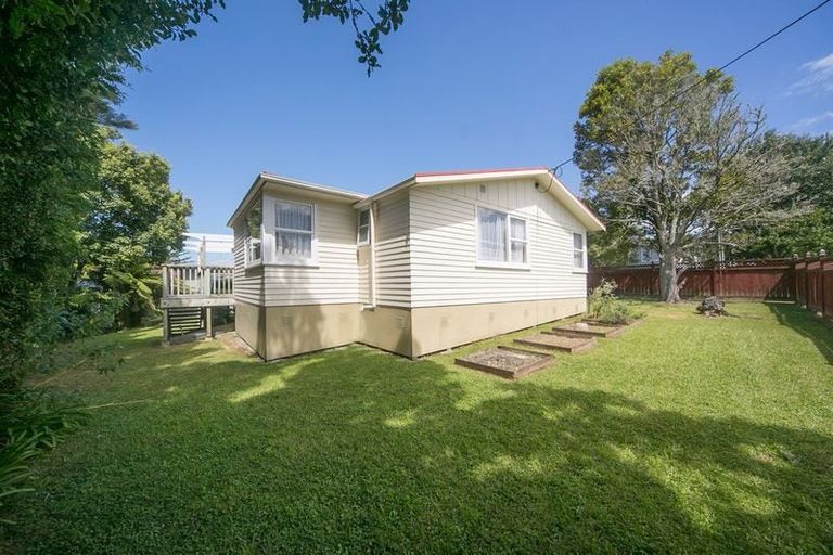 Photo of property in 2 Paewai Road, Glen Eden, Auckland, 0602