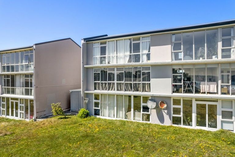 Photo of property in 23 Rangitane Street, Maupuia, Wellington, 6022