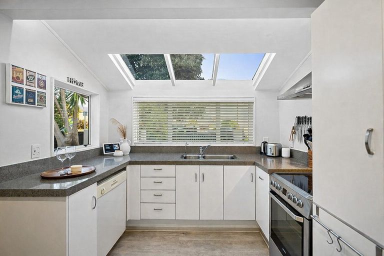 Photo of property in 2/23 Lomond Street, Takapuna, Auckland, 0622