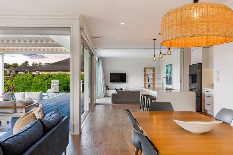 Photo of property in 5 Nikau Way, Riverhead, 0820