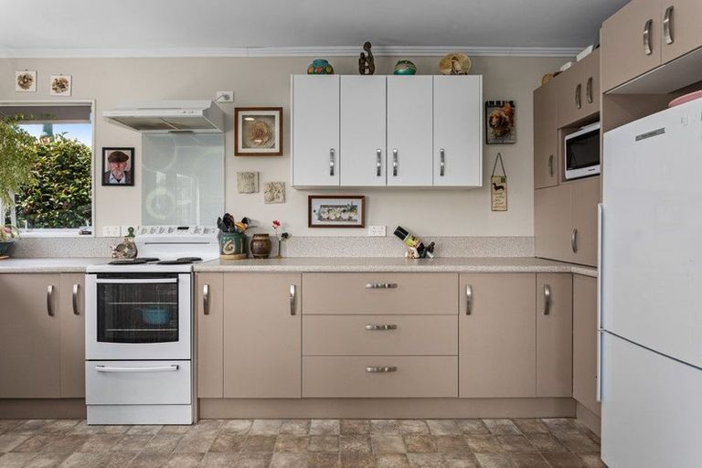 Photo of property in 36 Puriri Crescent, Edgecumbe, 3120