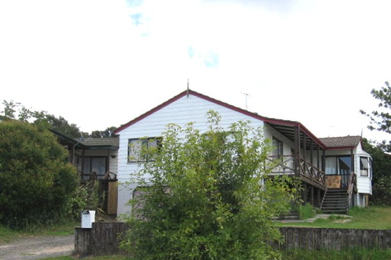 Photo of property in 1/1 Landsdale Place, Massey, Auckland, 0614