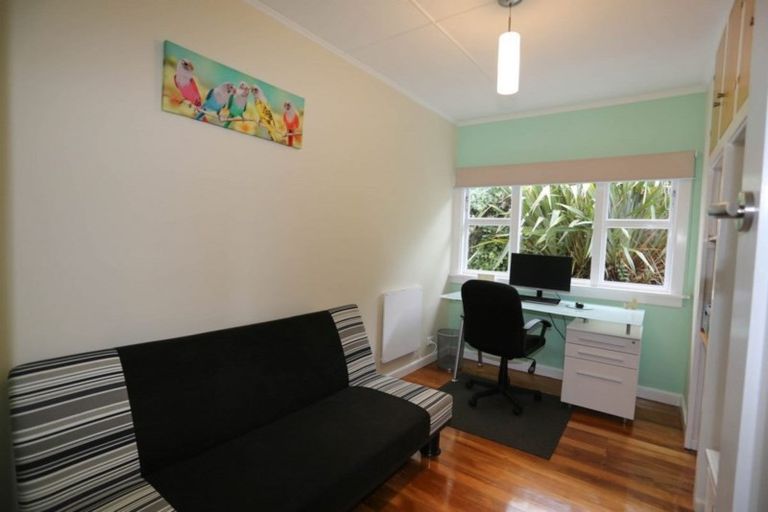 Photo of property in 45 Cornwall Road, Lyttelton, 8082