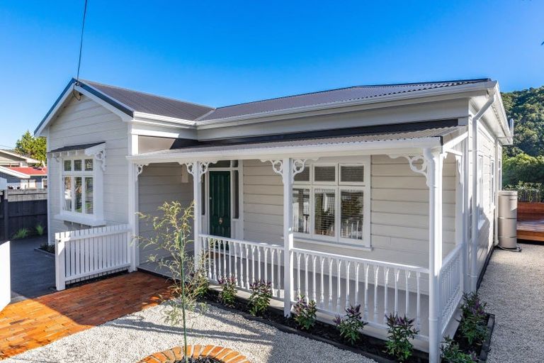 Photo of property in 95b Waikawa Road, Picton, 7220