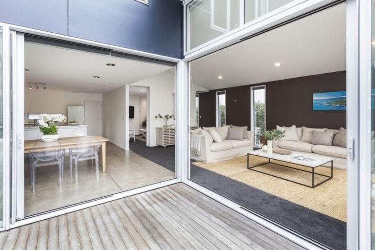 Photo of property in 6 Ombersley Terrace, Opawa, Christchurch, 8023