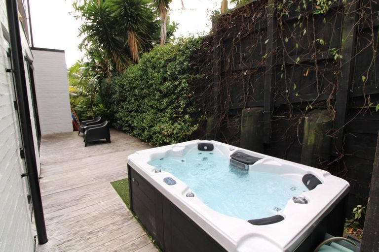 Photo of property in 19b Hart Road, Hauraki, Auckland, 0622