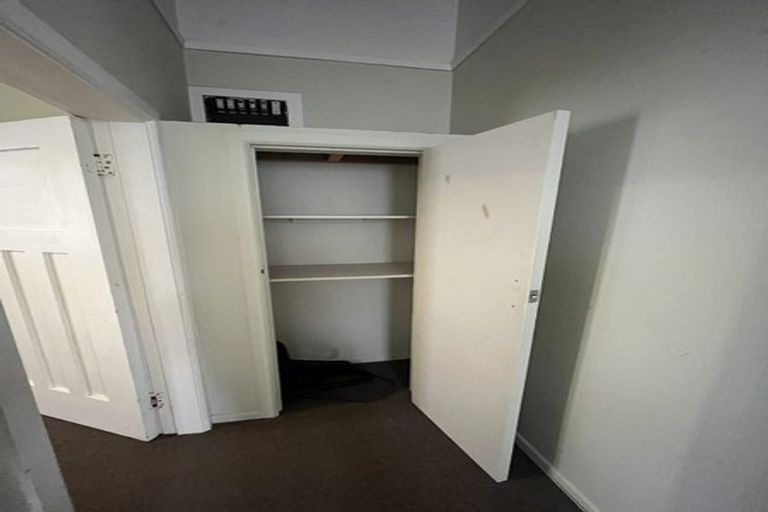 Photo of property in 11 Lawrence Street, Newtown, Wellington, 6021
