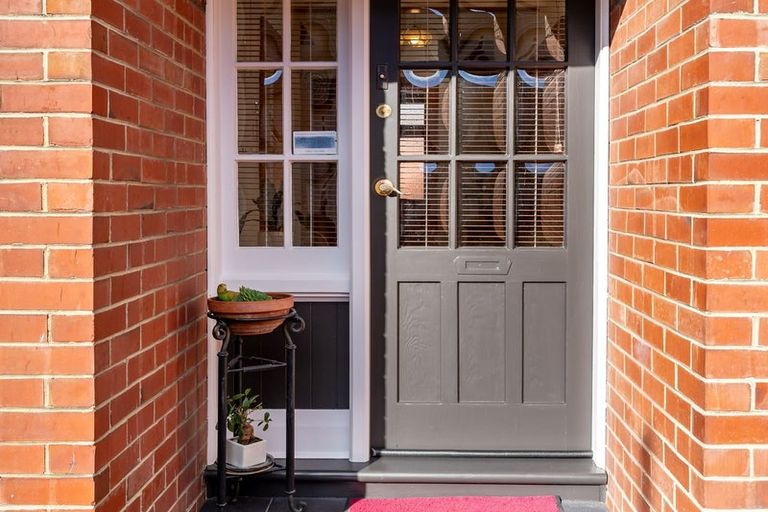 Photo of property in 5 East Avenue, Saint Kilda, Dunedin, 9012