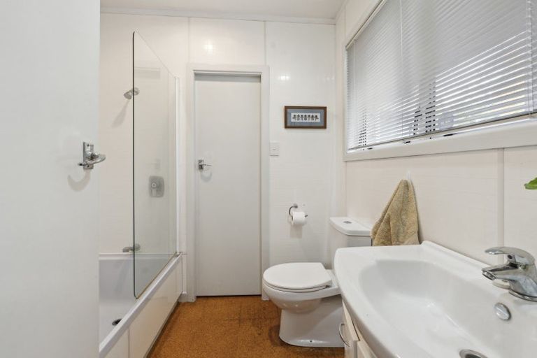 Photo of property in 21 Clevedon Road, Papakura, 2110