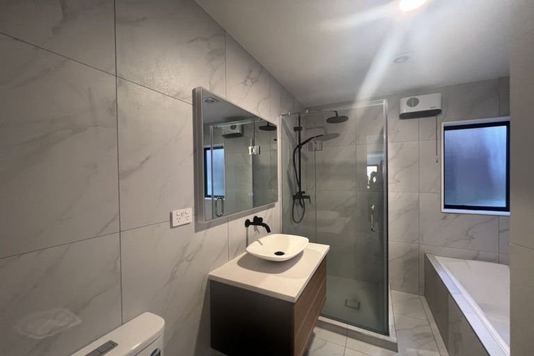 Photo of property in 26 Kiteroa Terrace, Rothesay Bay, Auckland, 0630