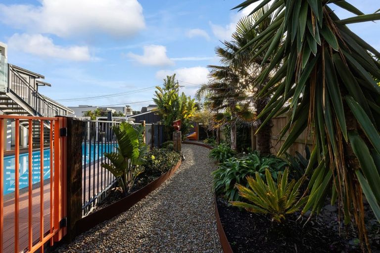 Photo of property in 9 Groves Road, Raumati Beach, Paraparaumu, 5032