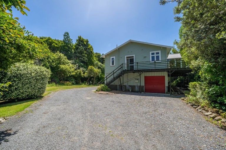 Photo of property in 1100b Coast Road, Wainuiomata Coast, Wainuiomata, 5373