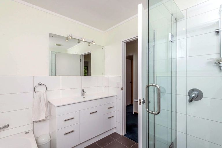 Photo of property in 39 Thatcher Crescent, Crofton Downs, Wellington, 6035