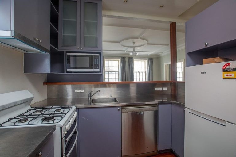 Photo of property in 2/17 Oriental Terrace, Oriental Bay, Wellington, 6011