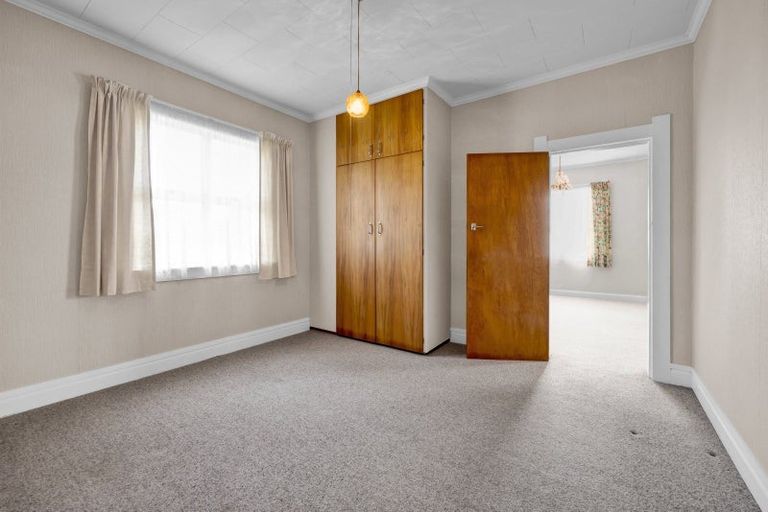 Photo of property in 16 Layard Street, Opunake, 4616