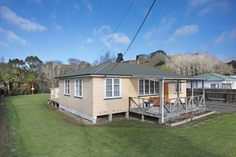 Photo of property in 10 Wilson Road, Hunterville, 4730