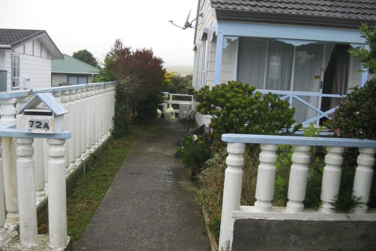 Photo of property in 72a Guadeloupe Crescent, Grenada Village, Wellington, 6037