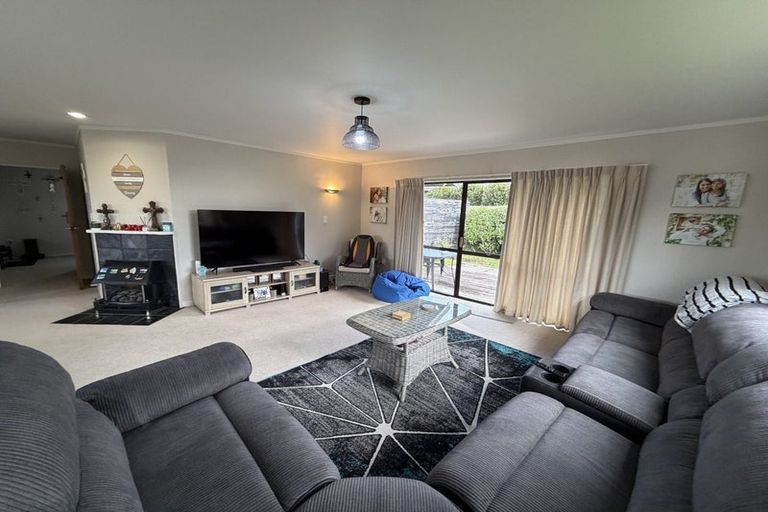 Photo of property in 61 Karina Road, Merrilands, New Plymouth, 4312