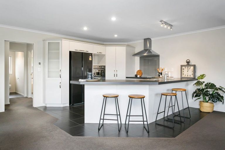 Photo of property in 4 Rose Leigh Drive, Cambridge, 3434