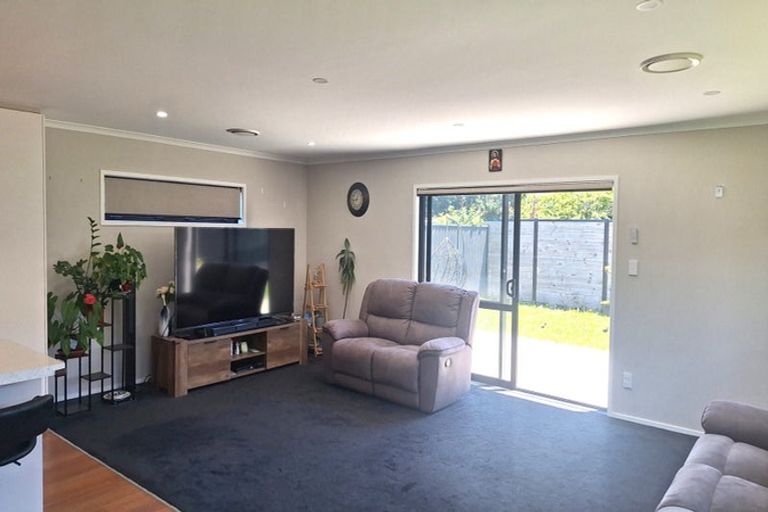 Photo of property in 22 Te Kaeaea Crescent, Wallaceville, Upper Hutt, 5018