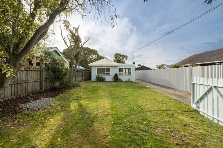 Photo of property in 10 Falcon Street, New Brighton, Christchurch, 8061