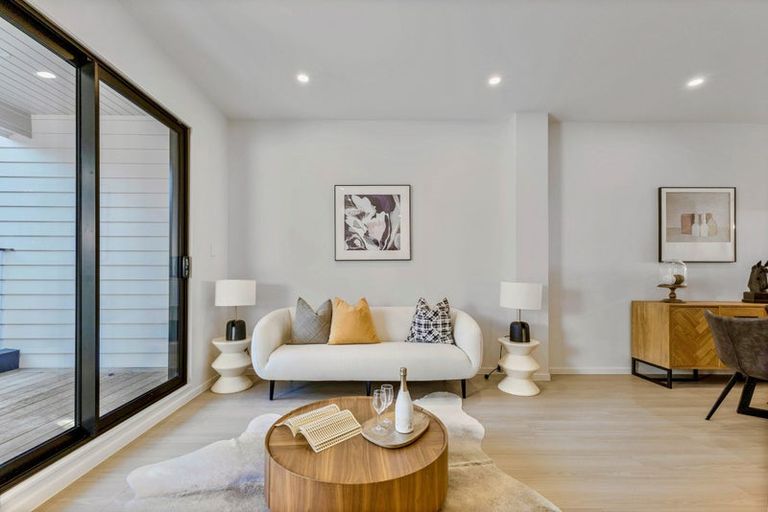 Photo of property in 44c Bruce Road, Glenfield, Auckland, 0629