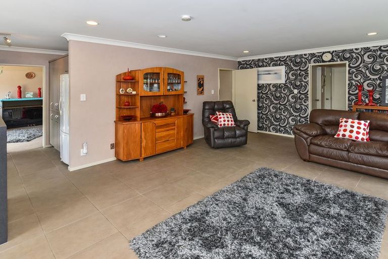 Photo of property in 9 Girvan Terrace, Wattle Downs, Auckland, 2103