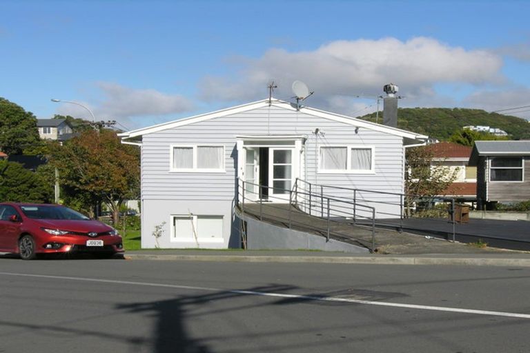 Photo of property in 22 Nicholson Road, Khandallah, Wellington, 6035