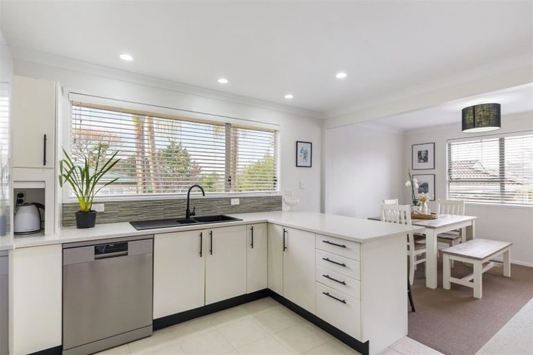 Photo of property in 1/13 Broadview Place, Howick, Auckland, 2014