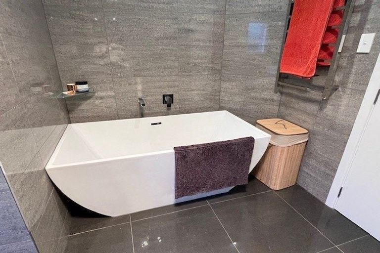 Photo of property in 49b The Esplanade, Eastern Beach, Auckland, 2012