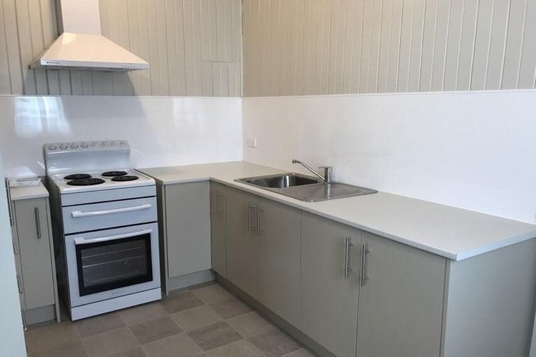 Photo of property in 402 Lyndon Road East, Hastings, 4122