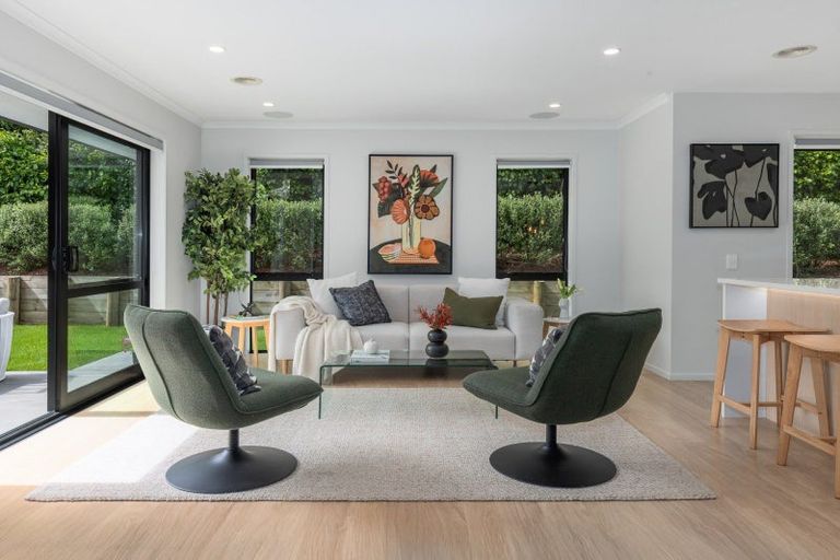 Photo of property in 38 Mooring Close, Whitby, Porirua, 5024