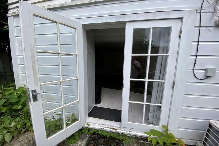 Photo of property in 361 The Terrace, Te Aro, Wellington, 6011