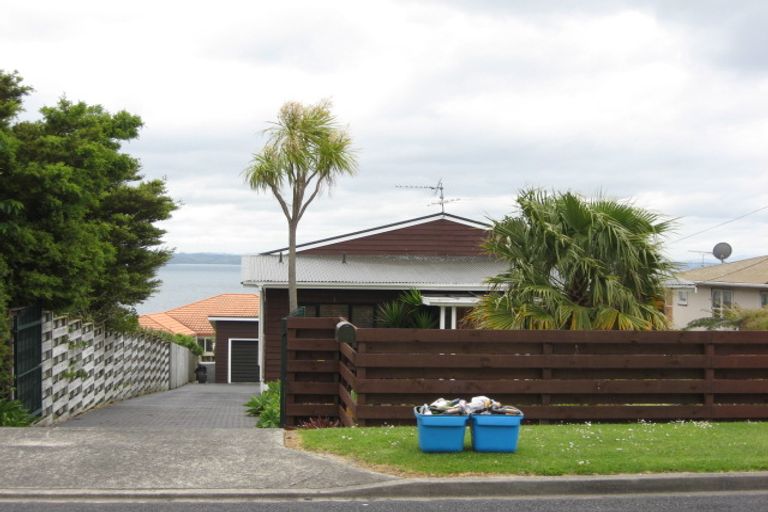 Photo of property in 1330 Whangaparaoa Road, Army Bay, Whangaparaoa, 0930