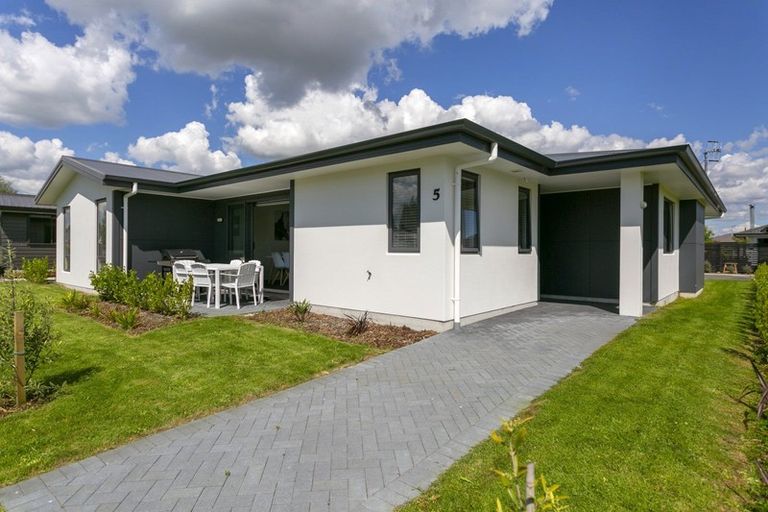 Photo of property in 5 Bastille Court, Rangatira Park, Taupo, 3330