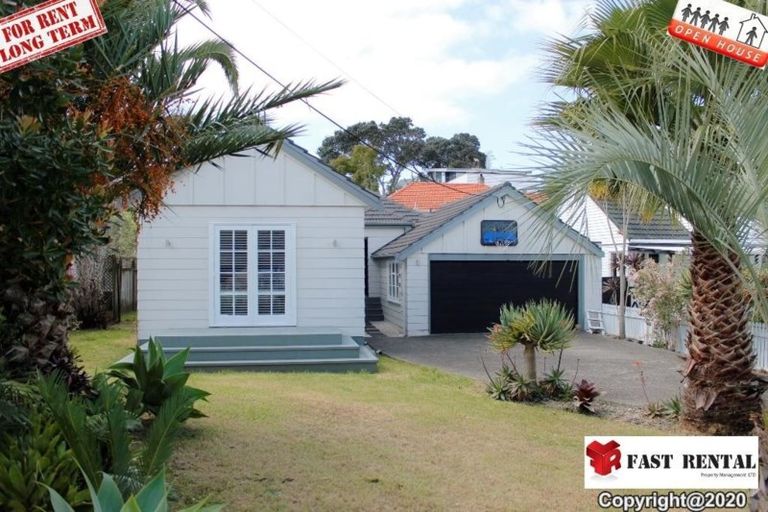 Photo of property in 36 Belle Vue Avenue, Northcote Point, Auckland, 0627