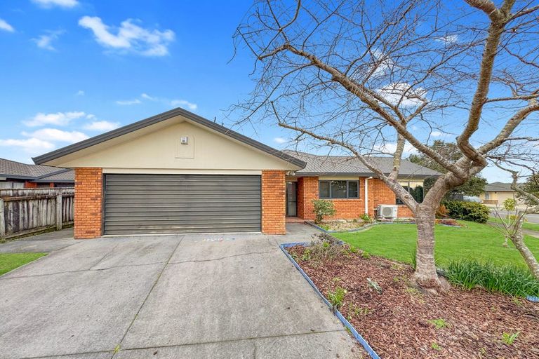 Photo of property in 34 Greenwood Place, Fitzherbert, Palmerston North, 4410