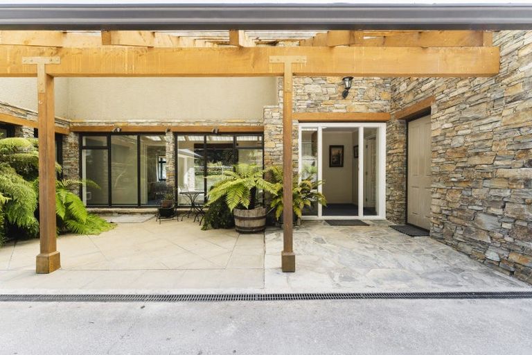 Photo of property in 67 Surrey Heights, Waihola, Outram, 9073