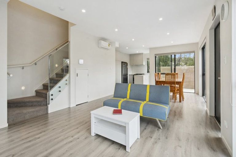 Photo of property in 6a Blenheim Street, Glenfield, Auckland, 0629