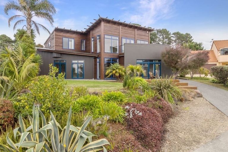 Photo of property in 26 Javelin Close, Gulf Harbour, Whangaparaoa, 0930
