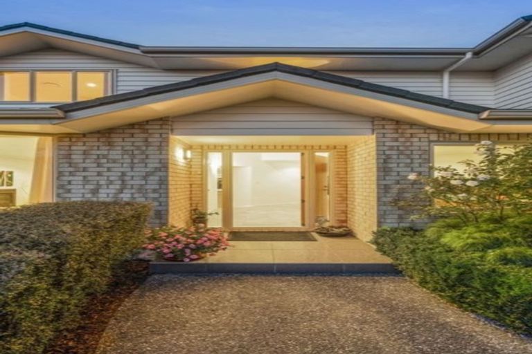 Photo of property in 3 Rangi Avenue, Schnapper Rock, Auckland, 0632