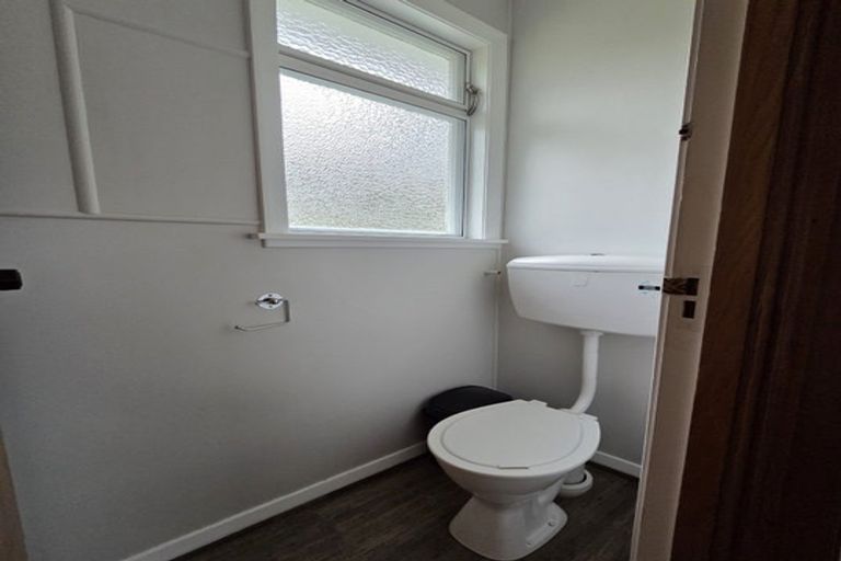 Photo of property in 8a-8b Devon Place, Cannons Creek, Porirua, 5024