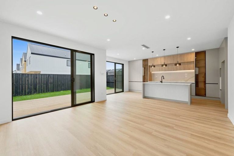 Photo of property in 73 Maungakaraka Road, Karaka, 2580