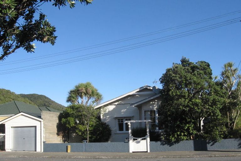 Photo of property in 11 Rata Street, Eastbourne, Lower Hutt, 5013