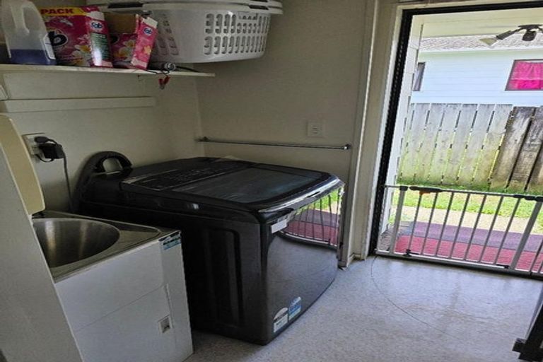 Photo of property in 2/162 Finlayson Avenue, Clendon Park, Auckland, 2103